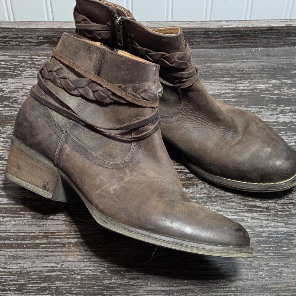 Circle G Womens Brown Leather Side Zip Western  Style Ankle Boot Size 9 M